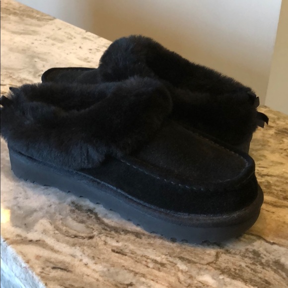 ugg grove moccasin slippers